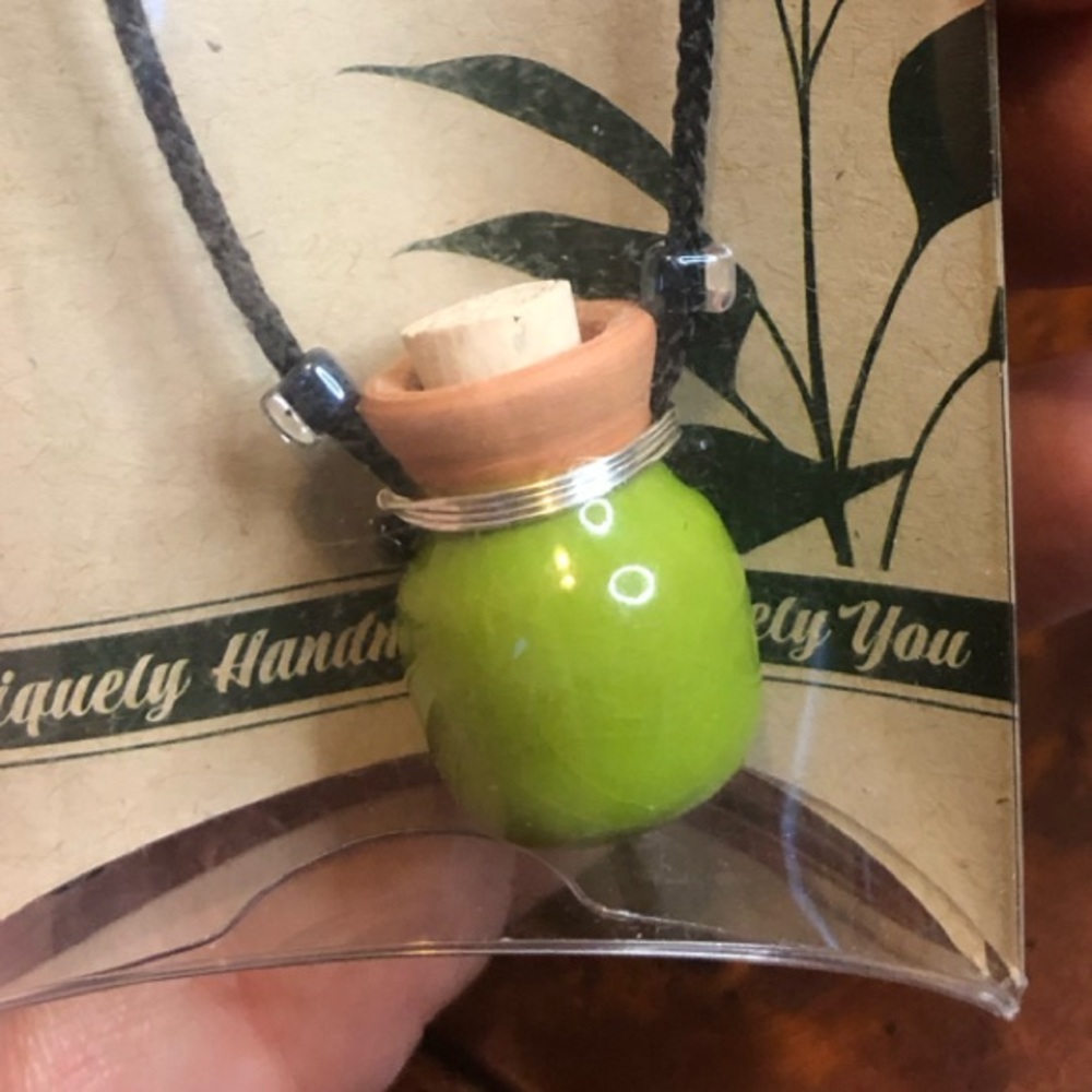 Wearable Clay Pot Aromatherapy Necklace